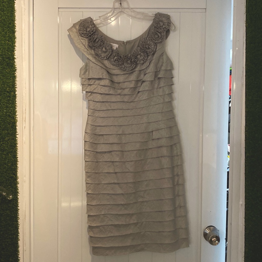 Maggy London, size 4, shimmery silver chiffon, shirt dress